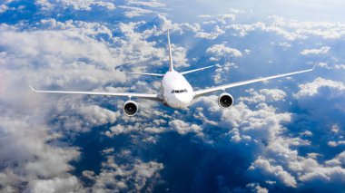 Uçak fly bulutlar üzerinde. Ulaşım Seyahat kavramı