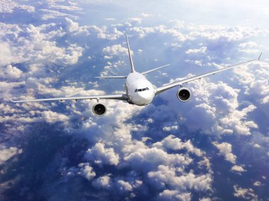 Uçak fly bulutlar üzerinde. Ulaşım Seyahat kavramı