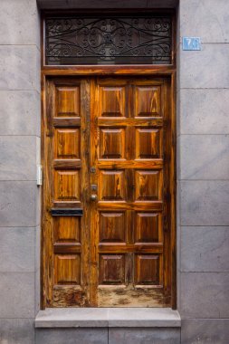 ahşap kapı. antika ahşap kapı