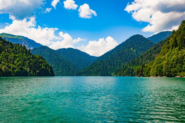 水景观。湖。美丽的风景 — 图库照片