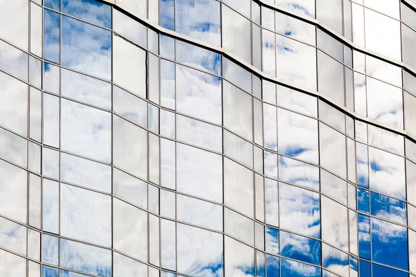 Windows of Modern Office Building (em inglês). Edifício de escritório moderno com f — Fotografia de Stock