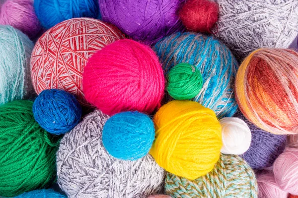Filati per maglieria. palline di lana colorate — Foto Stock