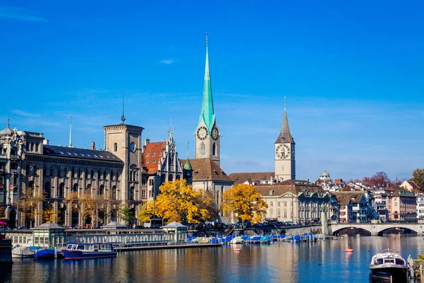Switzerland. Panorama of Zurich with lake with boats — Stock Photo, Image