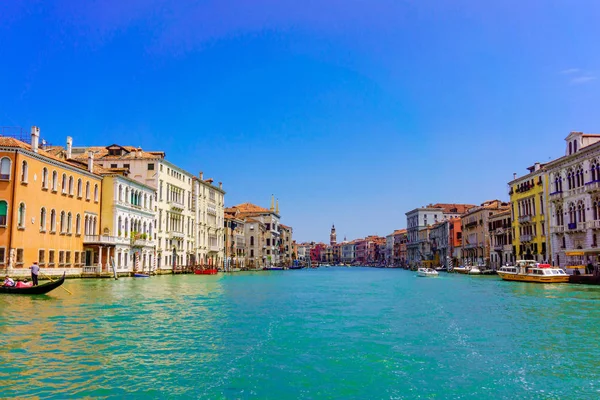 VENICE, ITALY - June 01, 2014.View of water street and old build — Stock Photo, Image