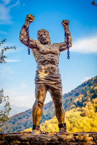 SOCHI, RUSSIA - OCTOBER  22, 2016: Statue of Unbound Prometheus — Stock Photo, Image
