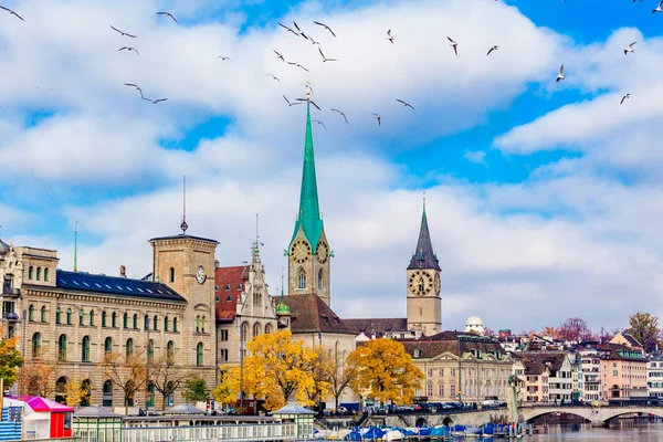 Switzerland. Panorama of Zurich with lake with boats — Stock Photo, Image