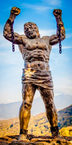 The sculpture of Prometheus, Sochi national Park — Stock Photo, Image