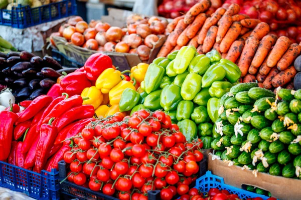 Farmářský trh. zeleninový trh. Čerstvá zelenina — Stock fotografie