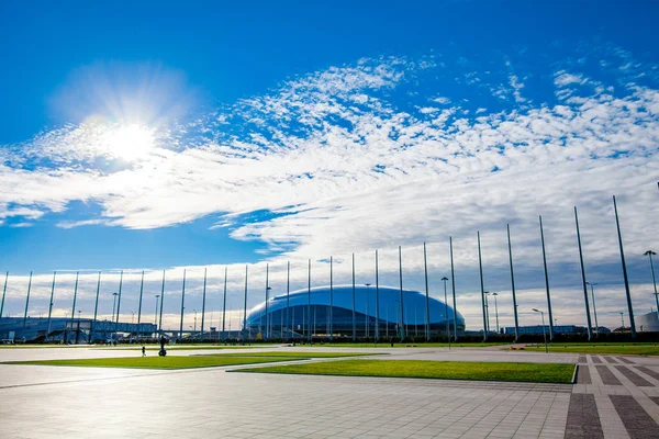 Sochi, Rusia, 15 de enero de 2016: Vista de objetos del parque olímpico — Foto de Stock