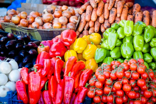 Marché fermier. Marché aux légumes. Légumes frais — Photo