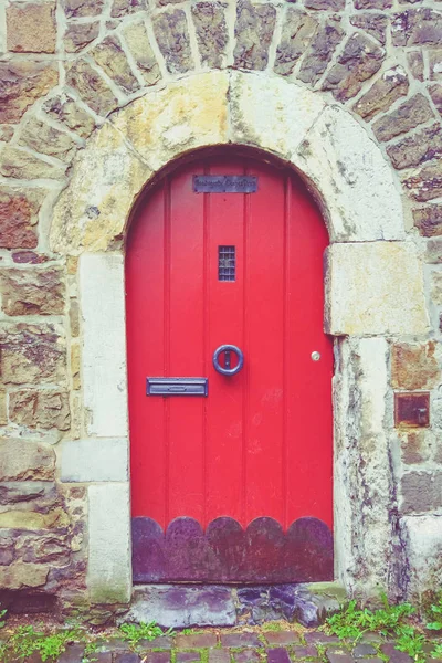 Wooden door. front door. Vintage Retro Filter — Stock Photo, Image