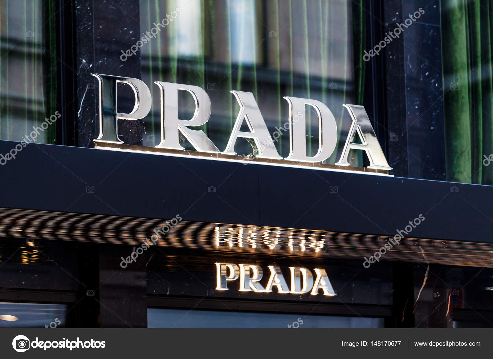 Zurich, Switzerland - 04 November, 2016: Prada logo display in – Stock  Editorial Photo © ewastudio #148170677