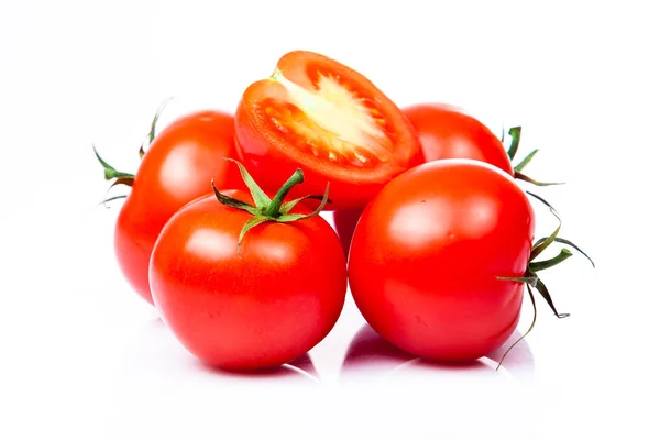 Beyaz arka plan üzerinde izole domates. domates — Stok fotoğraf
