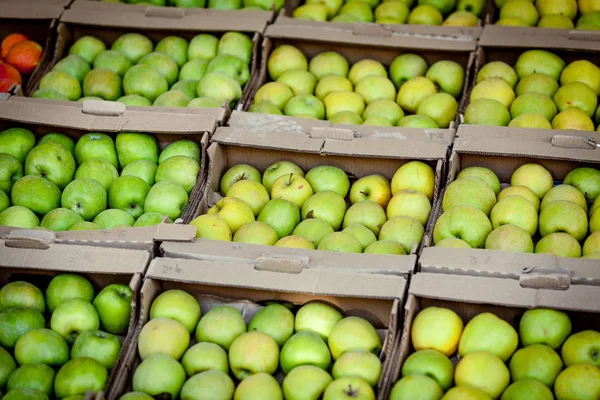 Sfondo di mele. Mele al mercato — Foto Stock