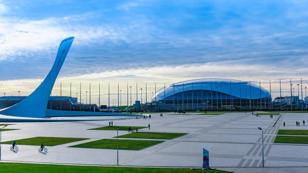 Sochi, Rusia, 15 de enero de 2016: Paisaje del parque olímpico. Objetos — Foto de Stock