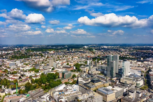Вид на горизонт Франкфурта с главной башни во Франкфурте, Германия — стоковое фото