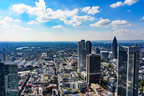 Widok na panoramę Frankfurtu z Maintower we Frankfurcie nad Menem, niemieckim — Zdjęcie stockowe