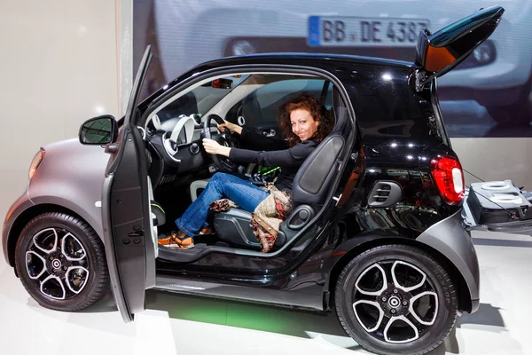 FRANKFURT - SETEMBRO 22, 2015: O Smart Fortwo e Forfour a — Fotografia de Stock