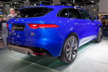Frankfurt, Almanya - 23 Eylül, 2015: Jaguar F-Pace - dünya 