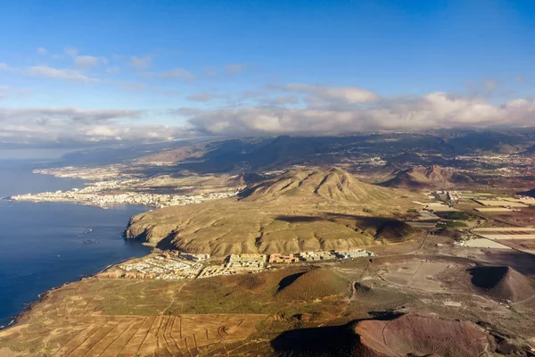 Vista aérea de Tenerife. Vista da janela do avião — Fotografia de Stock