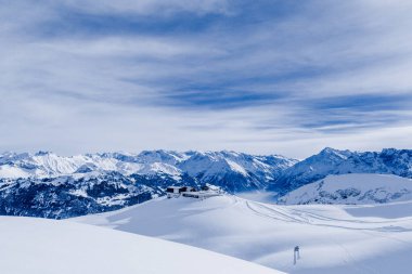 Alp Alp dağ manzarası. Kar dağ Panoraması