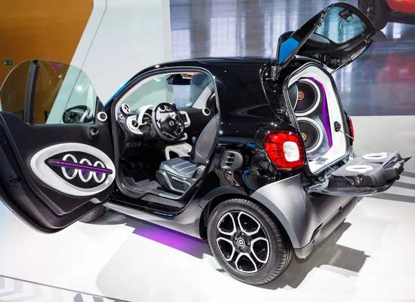 FRANKFURT - SETEMBRO 22, 2015: O Smart Fortwo e Forfour a — Fotografia de Stock