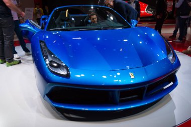 Frankfurt, Almanya - 22 Eylül 2015:2016 Ferrari 488 Gts örümcek d