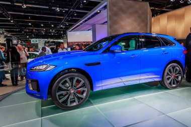 Frankfurt, Almanya - 23 Eylül, 2015: Jaguar F-Pace - dünya 