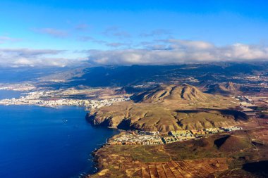 Tenerife hava görünümünü. Uçak penceresinden görüntülemek
