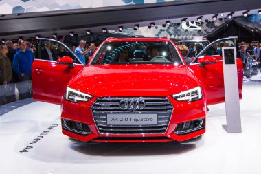 Frankfurt - Eylül 23: 66 IAA gösterilen Audi A4 2.0 T quattro