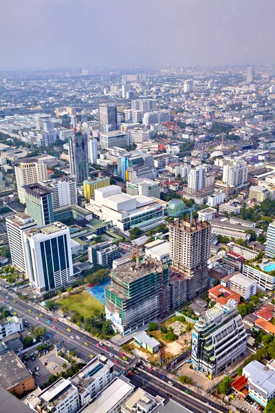 Bangkok városkép, üzleti negyedében, magas épület — Stock Fotó