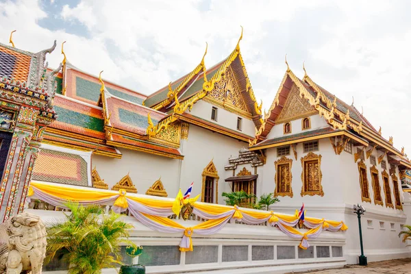 Grande palácio e Wat phra keaw Bangkok, Tailândia. Terra bonita — Fotografia de Stock