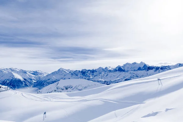 Alpské horské krajině Alp. Panorama Snow Mountain — Stock fotografie