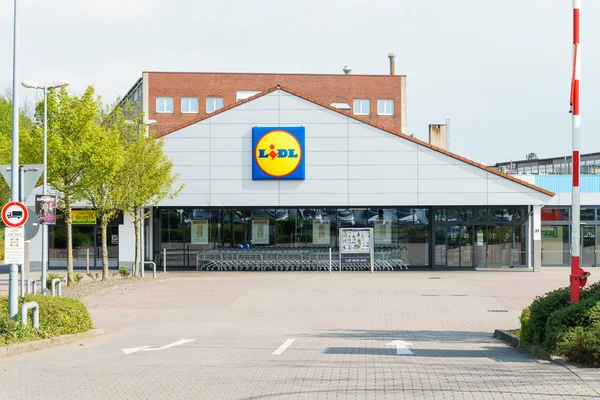Німеччина, кияни-16 квітня 2017: Lidl супермаркет і Стокова Картинка