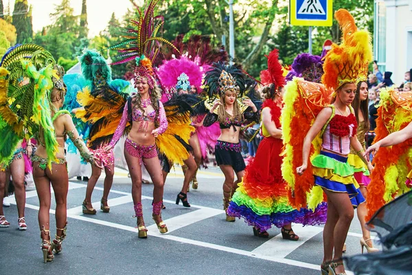 Sochi, Rusland. 27 mei 2017, Carnival show gewijd aan de ope — Stockfoto