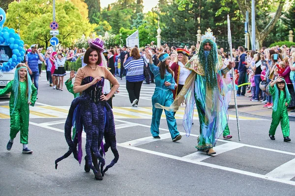 Soči, Rusko. 27. května 2017, karneval show věnované OPŽP — Stock fotografie