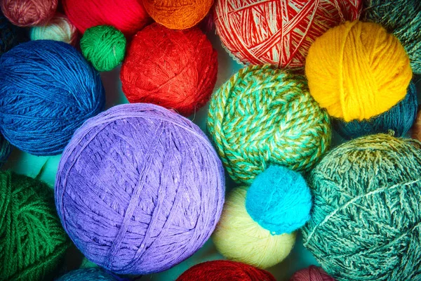 Bola de hilo de lana colorido balls.wool. Hilos de colores para ne —  Fotos de Stock