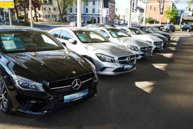 Mönchengladbach, Almanya - 30 Nisan 2017: Mercedes Benz showro