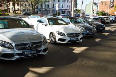 Mönchengladbach, Almanya - 30 Nisan 2017: Mercedes Benz showro