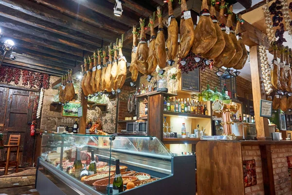 Santa Cruz de Tenerife, İspanya-Ocak 2017:Meat satılık ürünler