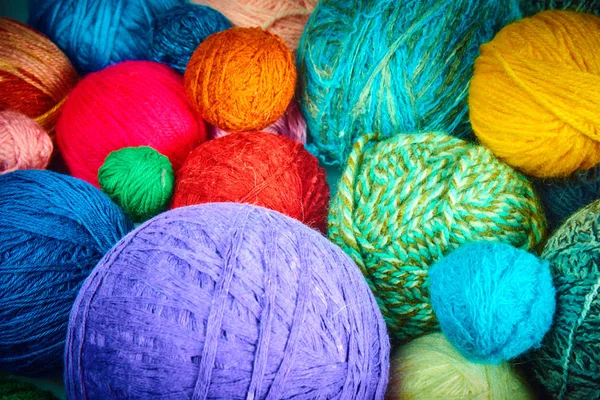 Barevné vlněné příze balls.wool žerzej. Barevné nitě pro ne — Stock fotografie