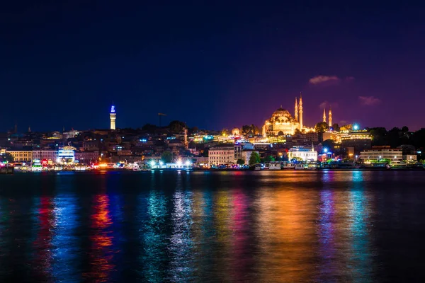Mezquita de Estambul en el pavo nocturno —  Fotos de Stock