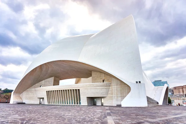 Santa Cruz de Tenerife, Espanha-Janeiro 2017: Santa Cruz de Tenerife Fotos De Bancos De Imagens