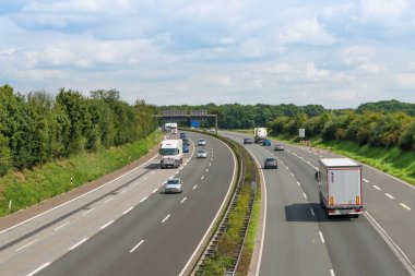 Dussseldorf, Almanya - 21 Ağustos 2017: Bir Alman highw trafik