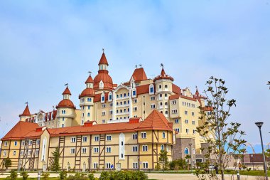 Soçi, Rusya - 11 Şubat 2017: Bogatyr otel yakınındaki Sochi Oly