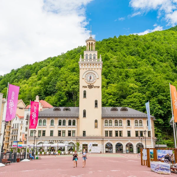 Sochi, Rusya Federasyonu - Haziran 21, 2017: Rosa Khutor Alpine Resort. Krasna
