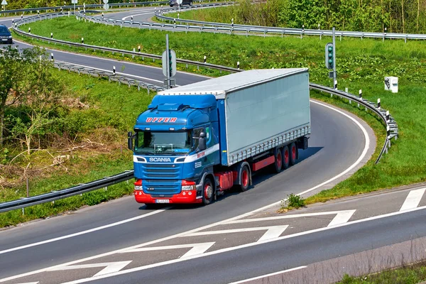 Düsseldorf, Almanya - 20 Nisan 2017: Kamyon taşımacılığı, india