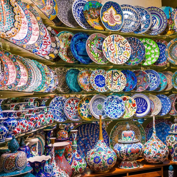 Kapalıçarşı Istanbul, Türkiye'de satışa Türk Seramik