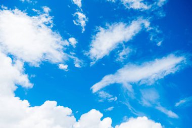 bulutlar. gökyüzü bulutlu. mavi gökyüzü. manzarası