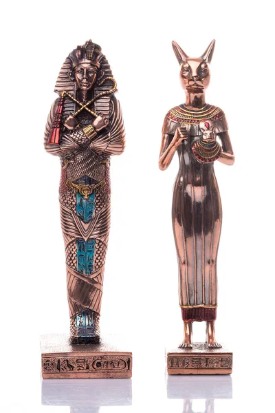 Egyptiska katter och pharaon på en vit bakgrund. Egyptiska pharao — Stockfoto